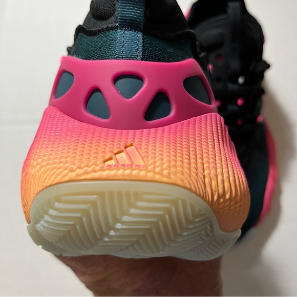 adidas Trae Young 3 J 'From The Ground Up' Sz. 7 Black/Acid Orange IG0679** - Picture 5 of 7